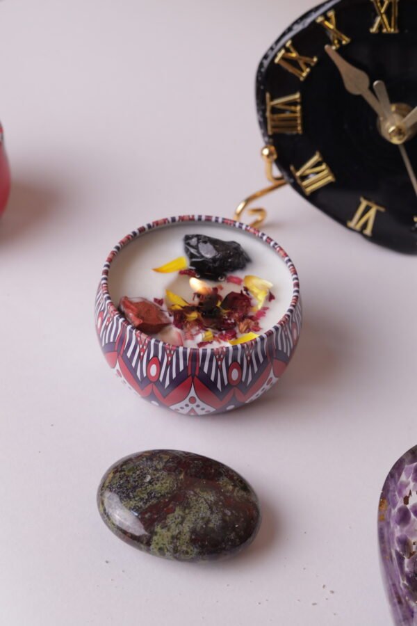 Candle with Natural Stones - Image 3